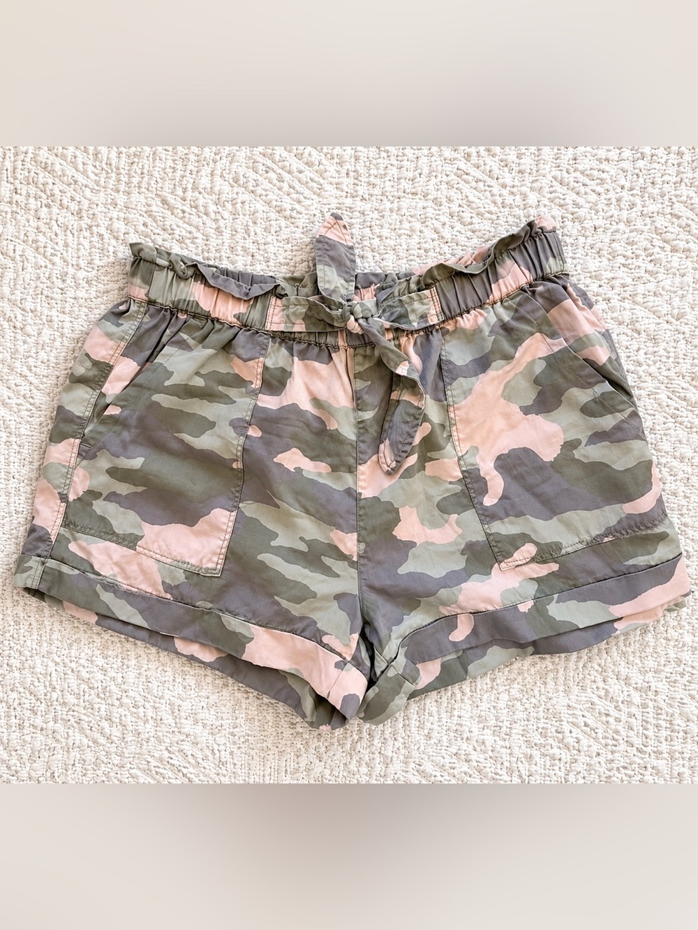 aerie High-Waist Camo Tie-Front Shorts in Pink & Olive Size L